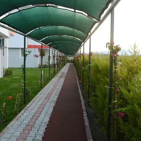 Uc Piramit Butik Apart