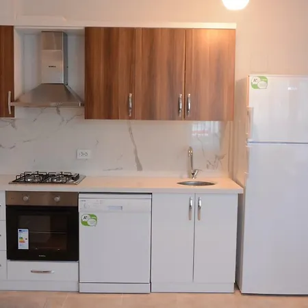 Uc Piramit Butik Apart